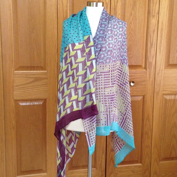 BCBGENERATION-Check Yourself Scarf -Excellent Cond - Picture 6 of 6